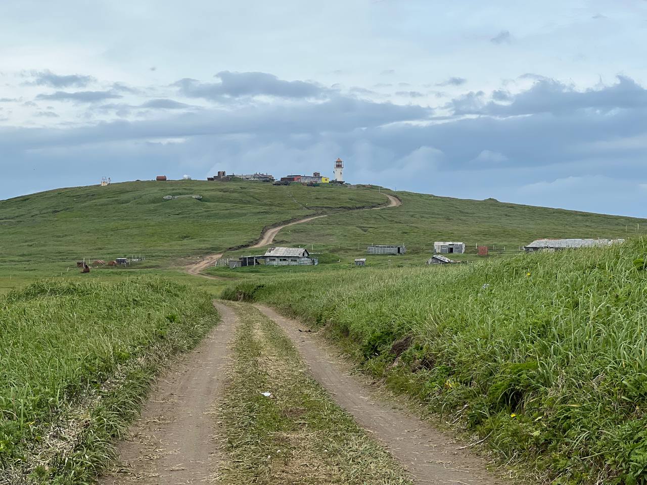 Мыс и маяк Курбатова