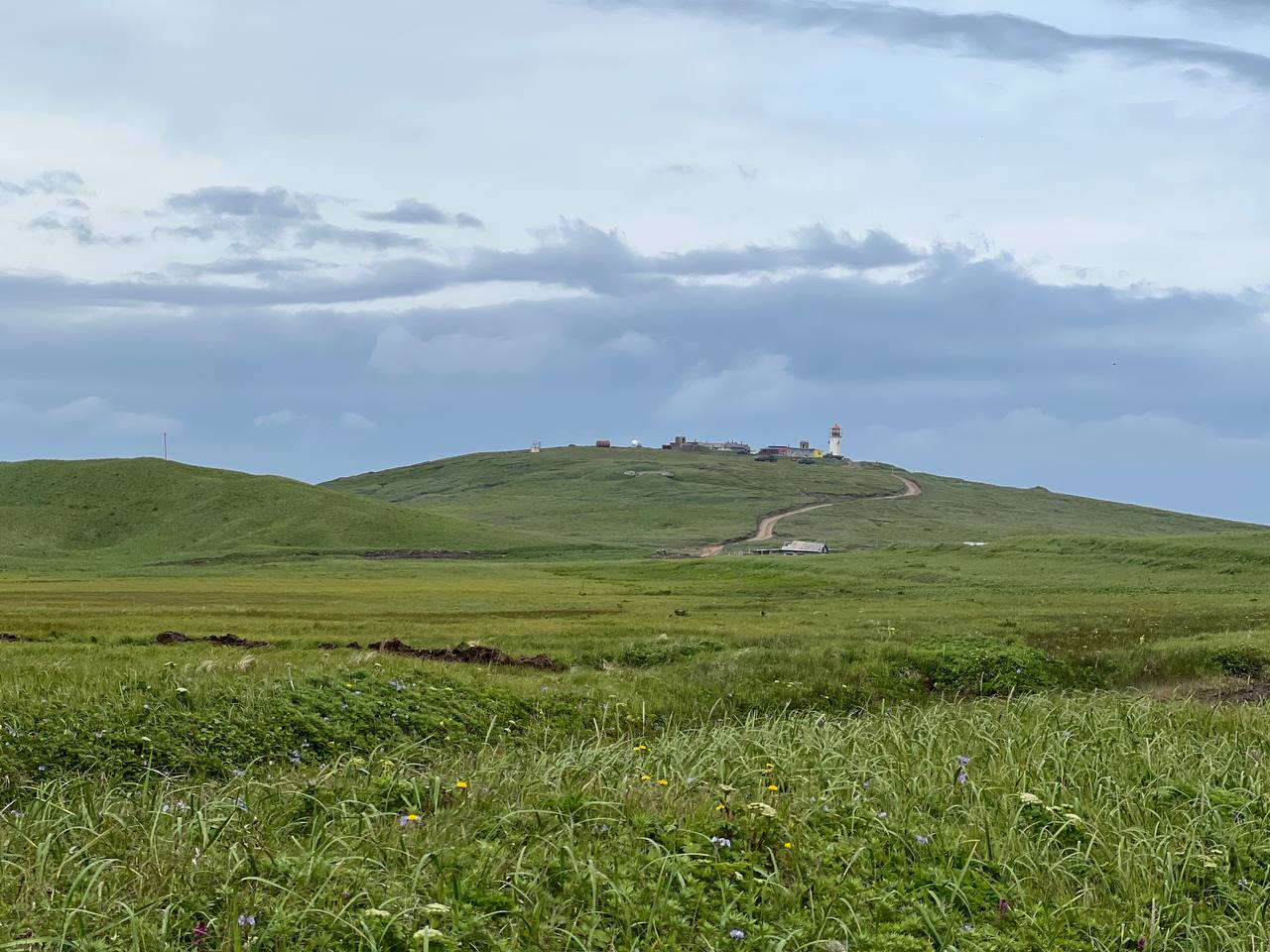 Мыс и маяк Курбатова